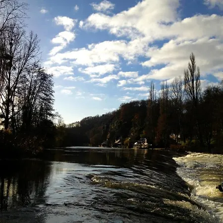 Frühstückspension Chambres D'hotes Du Moulin Du Vey 3*